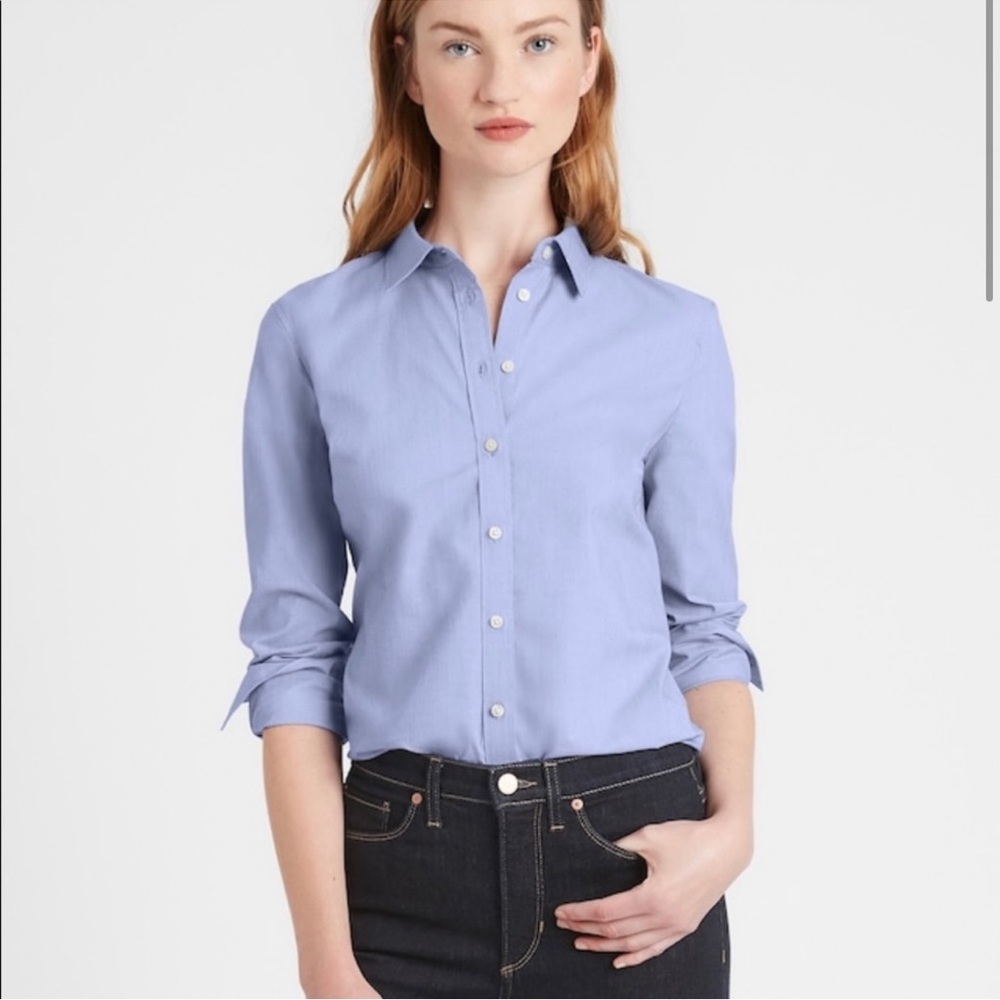 Banana Republic Blue Riley Shirt with a Tailored Fit Size 4